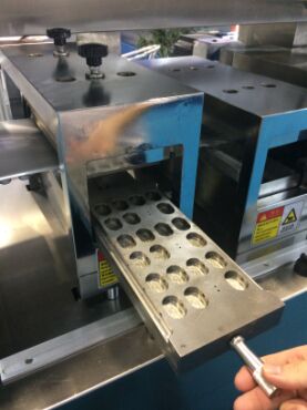 Matériau d'emballage en PVC, remplissage en suspension de haute précision, adapté à divers besoins d'emballage alimentaire et à une meilleure protection des produits